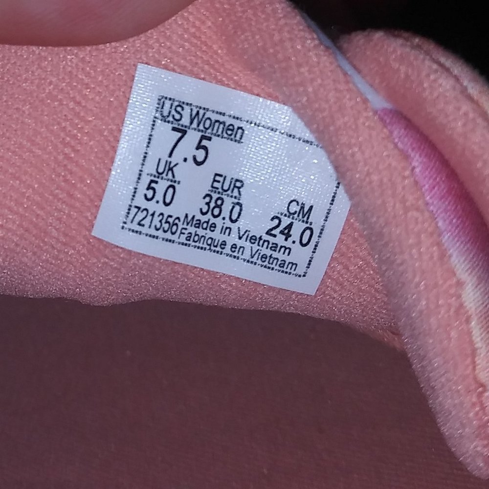 Women's shoes